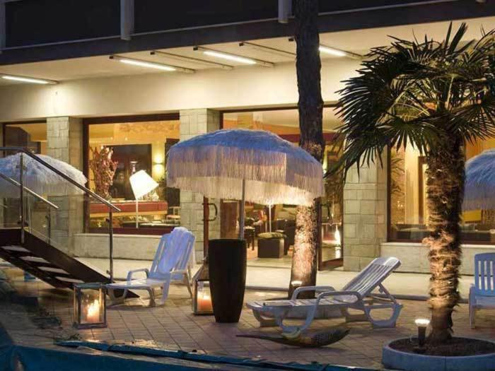 Hotel Corona Milano Marittima Esterno foto