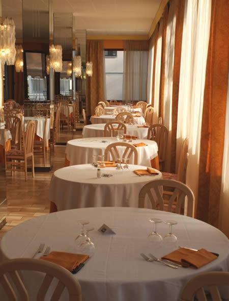 Hotel Corona Milano Marittima Esterno foto