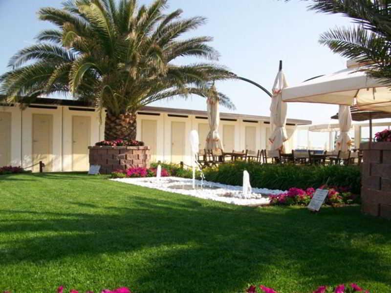 Hotel Corona Milano Marittima Esterno foto