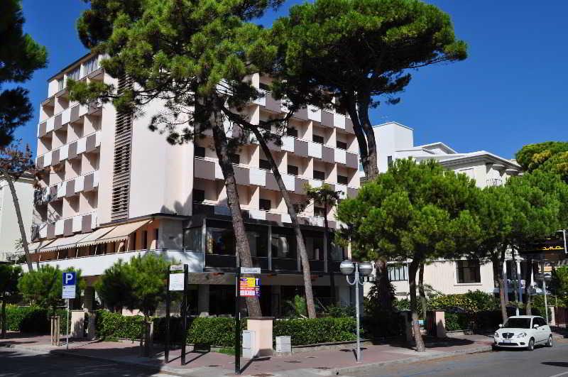 Hotel Corona Milano Marittima Esterno foto