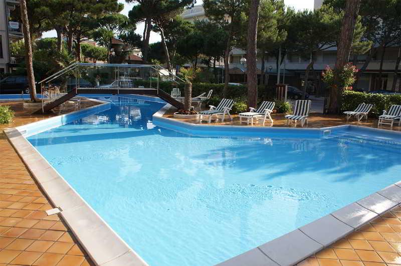 Hotel Corona Milano Marittima Esterno foto